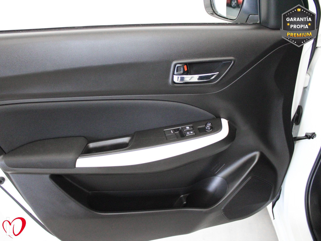 SUZUKI SWIFT 1.2 DJET HYBRID 83 de segunda mano