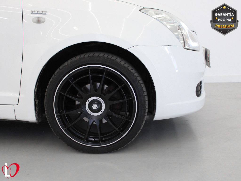 SUZUKI SWIFT 1.3 de segunda mano