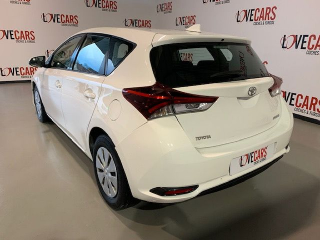 TOYOTA AURIS 1.4 D-4D BUSINESS 90CV de segunda mano