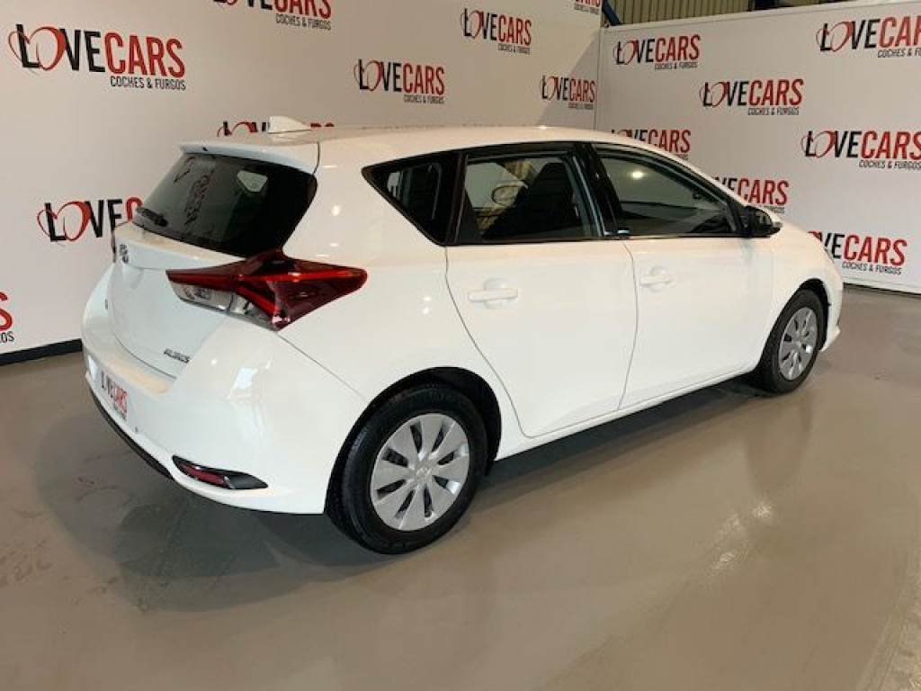 TOYOTA AURIS 1.4 D-4D BUSINESS 90CV de segunda mano