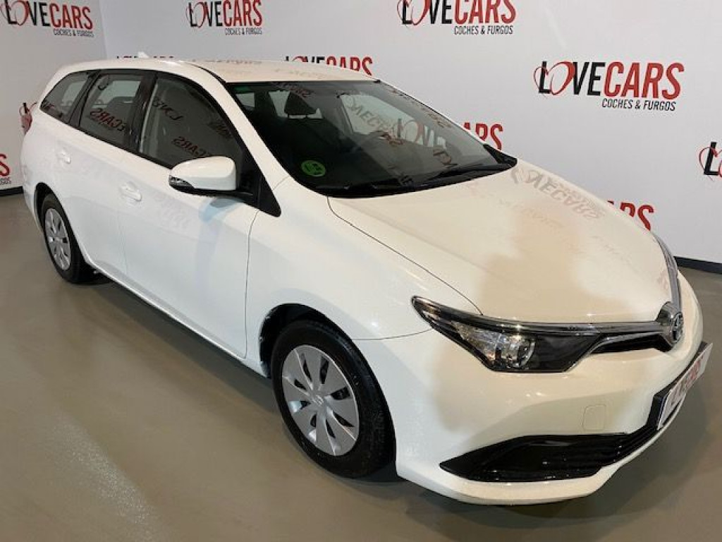 TOYOTA AURIS 1.4D-4D BUSINESS FAMILIAR 90 de segunda mano