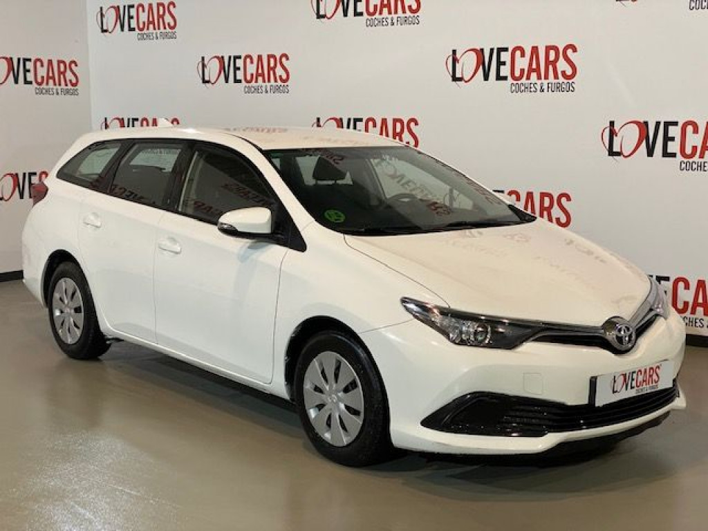 TOYOTA AURIS 1.4D-4D BUSINESS FAMILIAR 90 de segunda mano