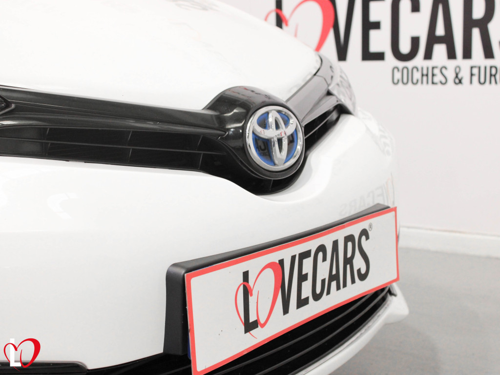 TOYOTA AURIS 1.8 AUTOM. HYBRID FEEL EDITION 140 de segunda mano