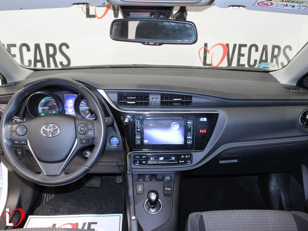 TOYOTA AURIS 1.8 AUTOM. HYBRID FEEL EDITION 140 de segunda mano