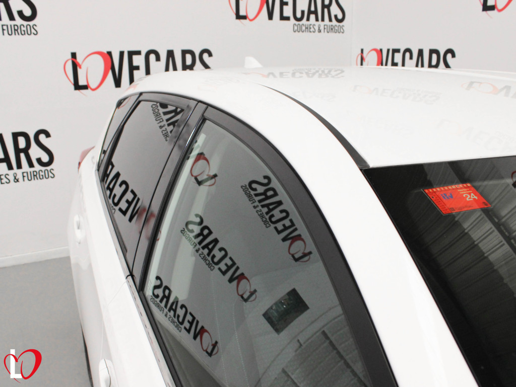 TOYOTA AURIS 1.8 AUTOM. HYBRID FEEL EDITION 140 de segunda mano