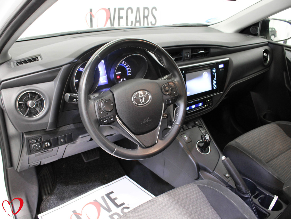 TOYOTA AURIS 1.8 AUTOM. HYBRID FEEL EDITION 140 de segunda mano