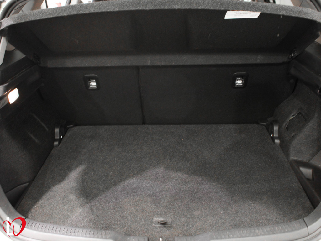 TOYOTA AURIS 1.8 AUTOM. HYBRID FEEL EDITION 140 de segunda mano