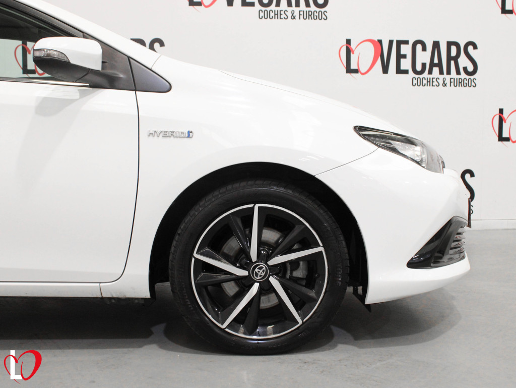 TOYOTA AURIS 1.8 AUTOM. HYBRID FEEL EDITION 140 de segunda mano