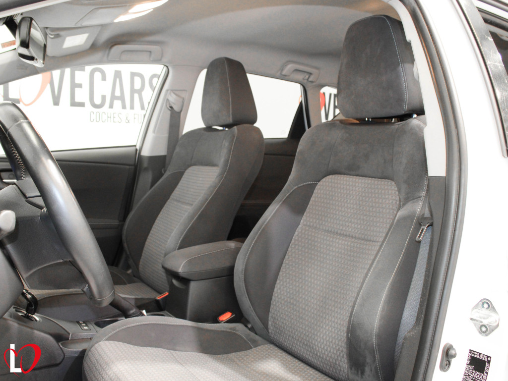 TOYOTA AURIS 1.8 AUTOM. HYBRID FEEL EDITION 140 de segunda mano