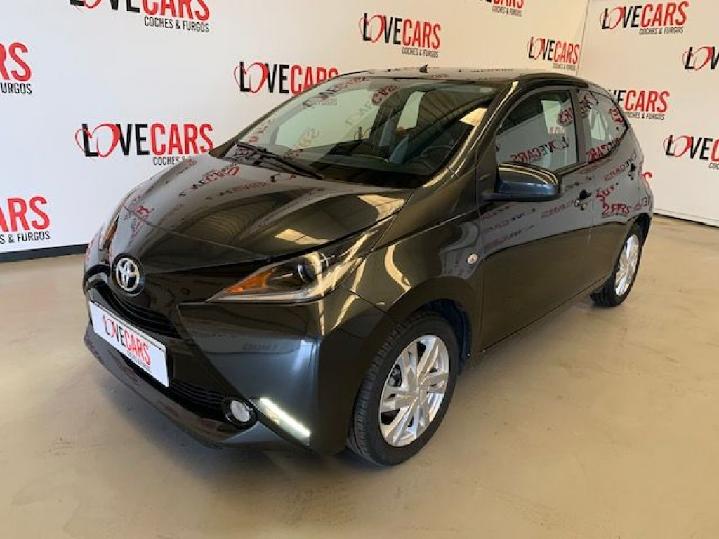 TOYOTA AYGO 1.0 70 X-PLAY de segunda mano