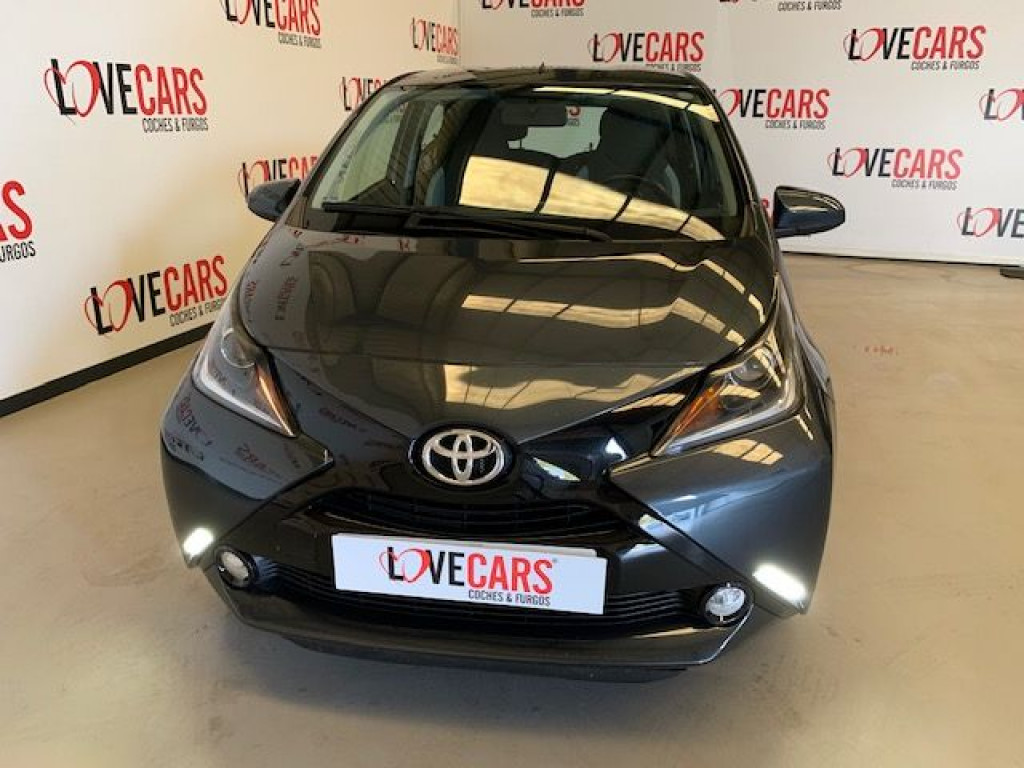 TOYOTA AYGO 1.0 70 X-PLAY de segunda mano