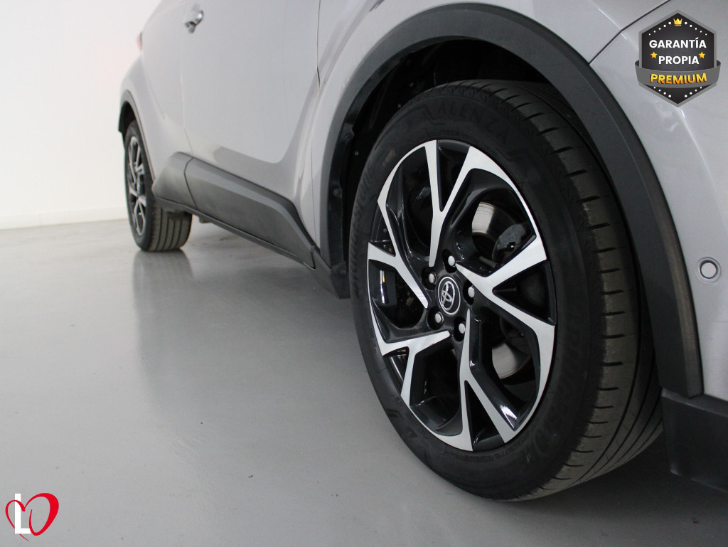 TOYOTA C-HR 1.8 HYBRID ADVANCE 125 de segunda mano