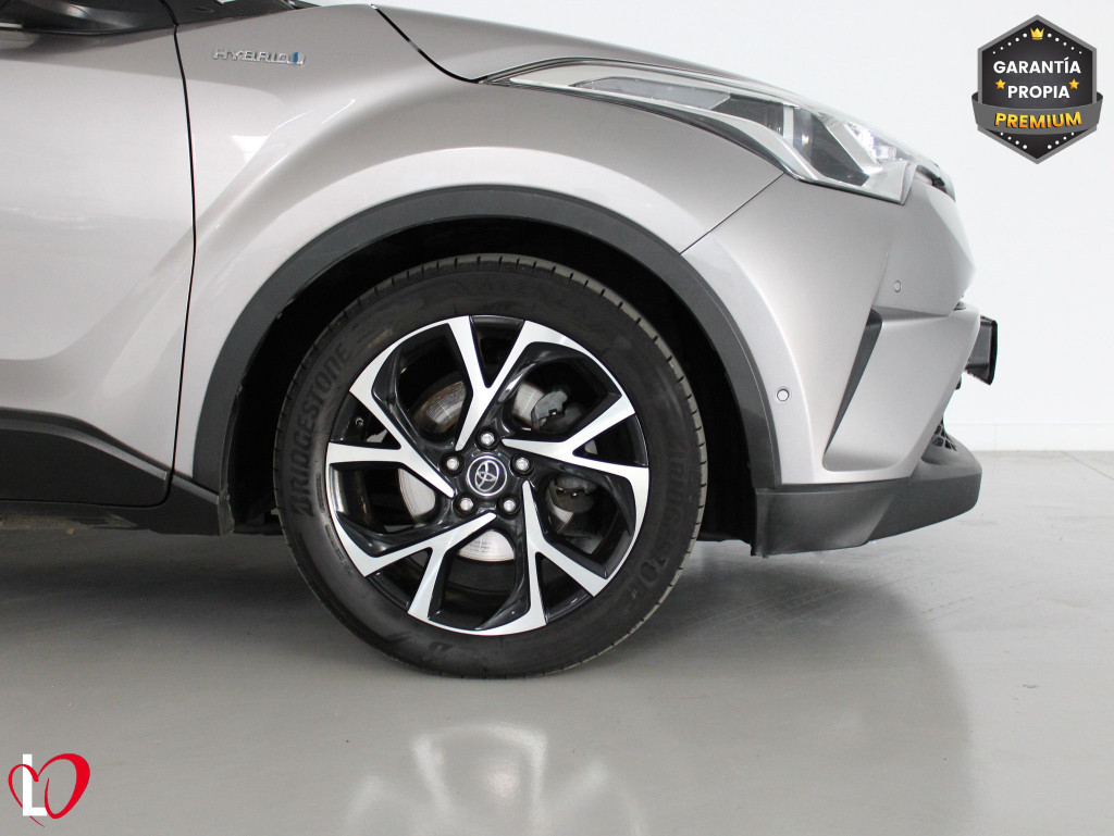 TOYOTA C-HR 1.8 HYBRID ADVANCE 125 de segunda mano
