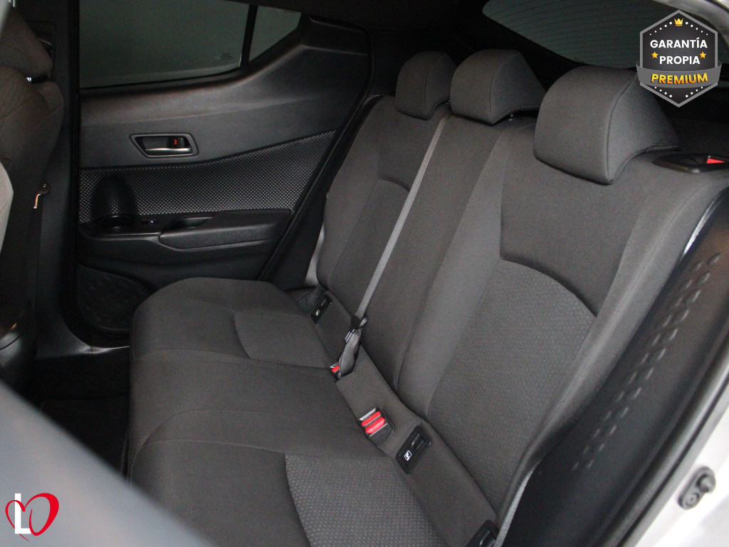 TOYOTA C-HR 1.8 HYBRID ADVANCE 125 de segunda mano