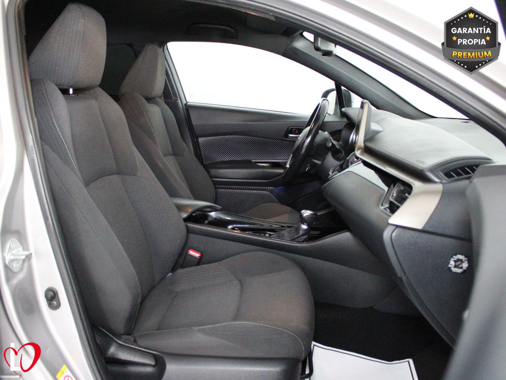 TOYOTA C-HR 1.8 HYBRID ADVANCE 125 de segunda mano