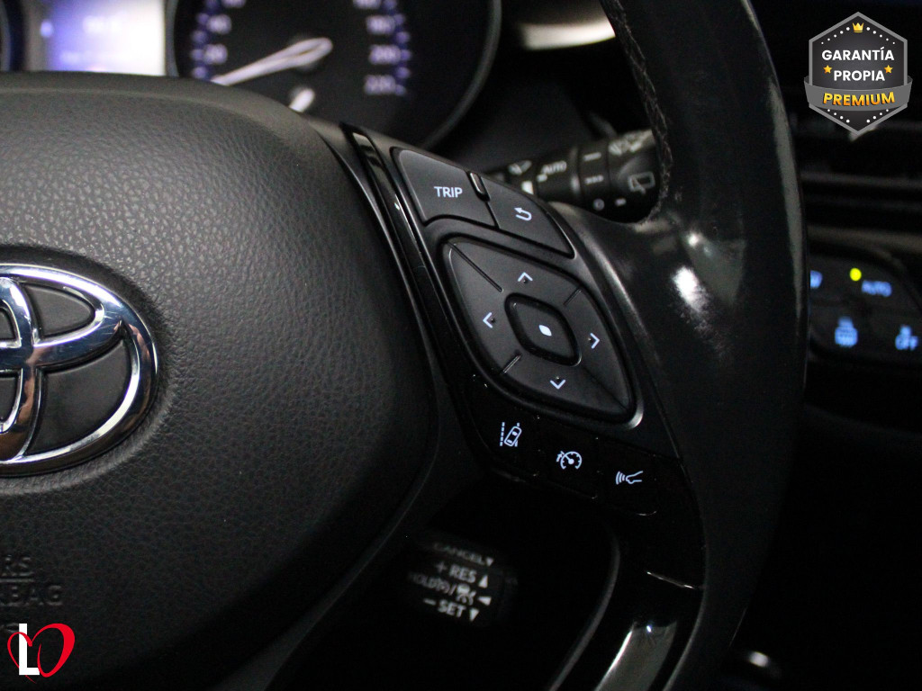 TOYOTA C-HR 1.8 HYBRID ADVANCE 125 de segunda mano