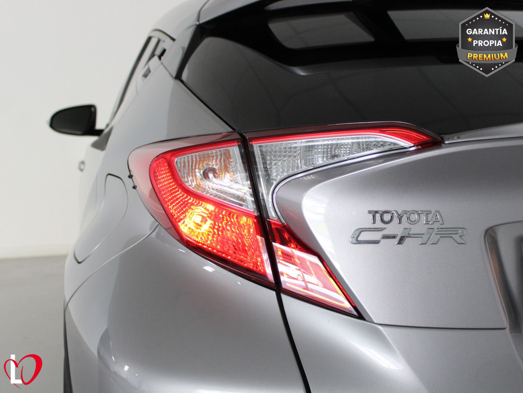 TOYOTA C-HR 1.8 HYBRID ADVANCE 125 de segunda mano