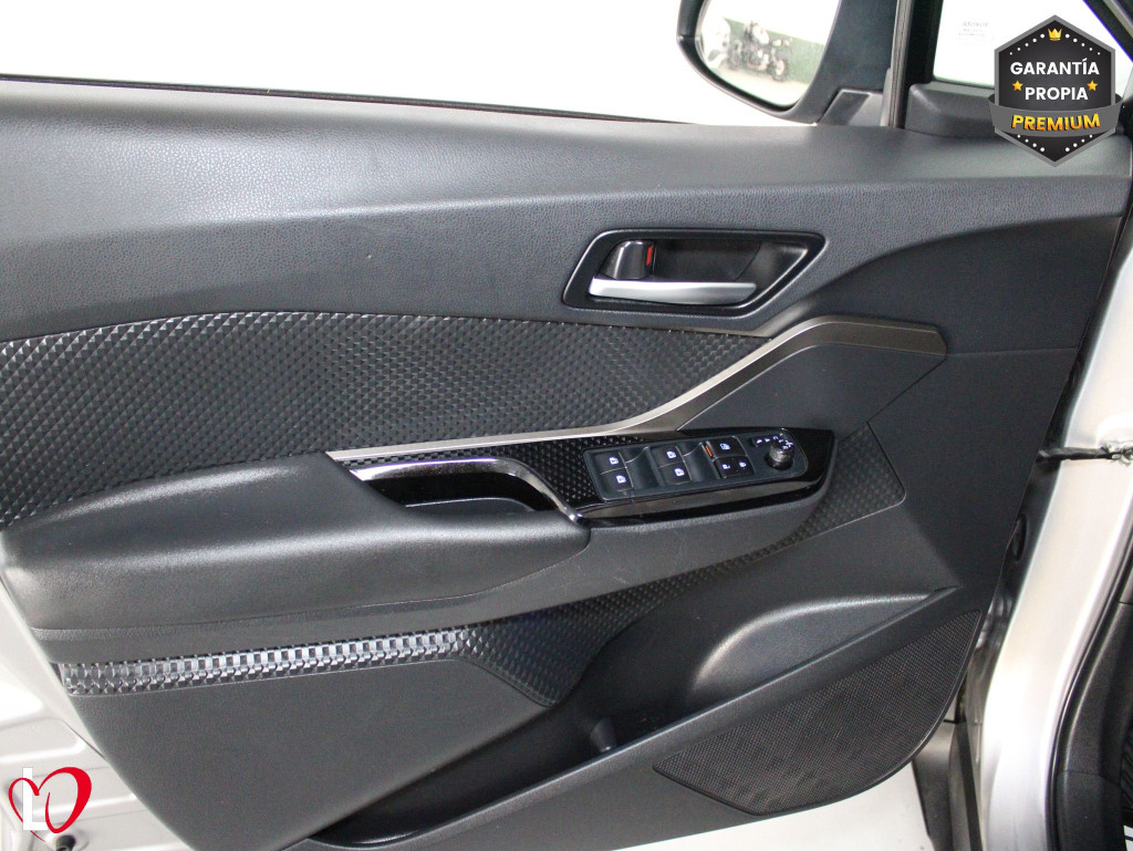 TOYOTA C-HR 1.8 HYBRID ADVANCE 125 de segunda mano