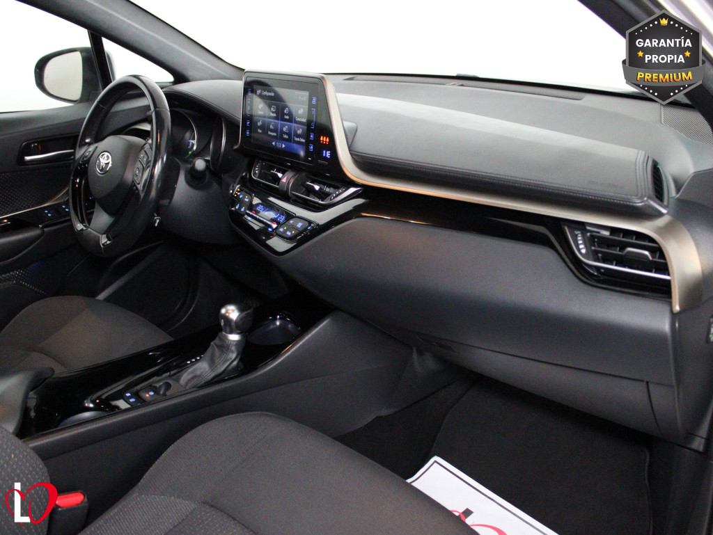 TOYOTA C-HR 1.8 HYBRID ADVANCE 125 de segunda mano