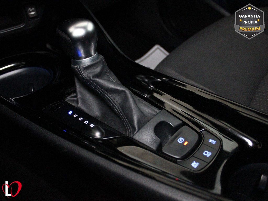 TOYOTA C-HR 1.8 HYBRID ADVANCE 125 de segunda mano