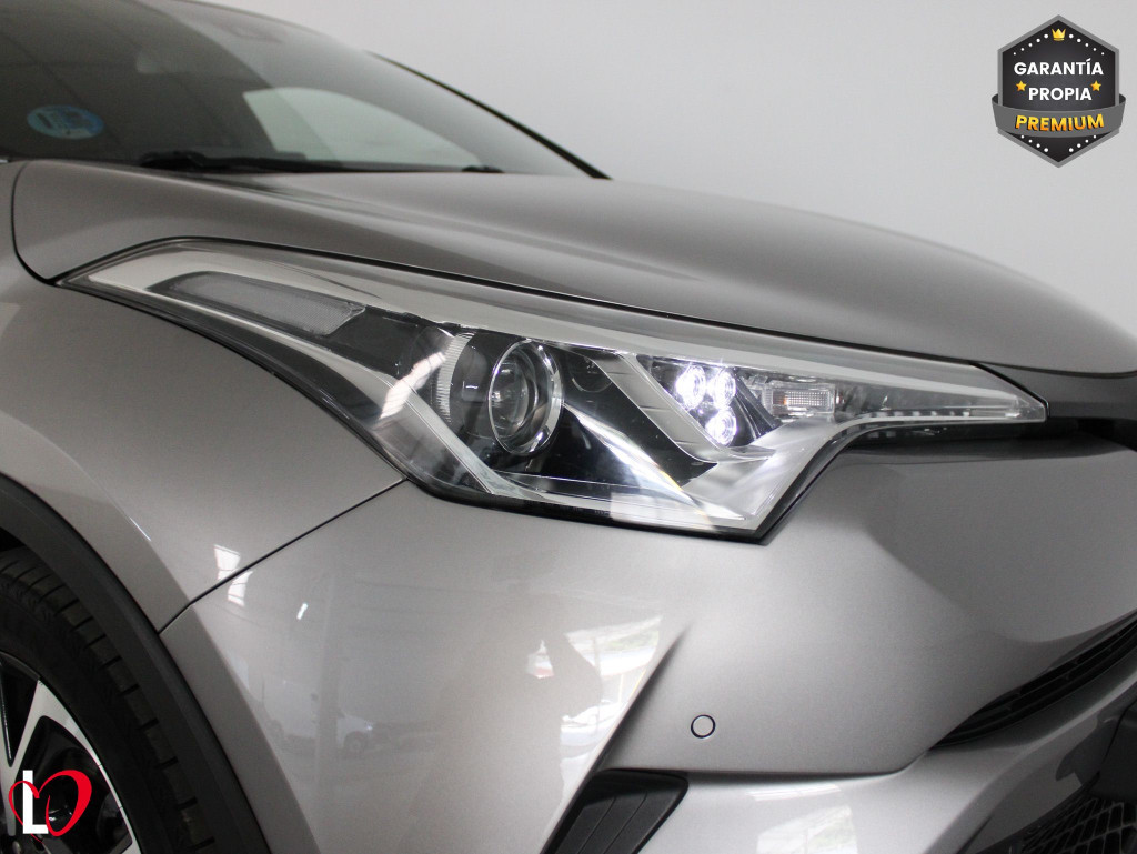 TOYOTA C-HR 1.8 HYBRID ADVANCE 125 de segunda mano