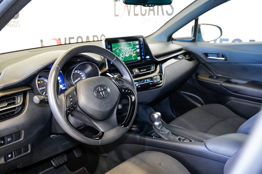 TOYOTA C-HR 1.8 HYBRIDE DYNAMIC 122 de segunda mano