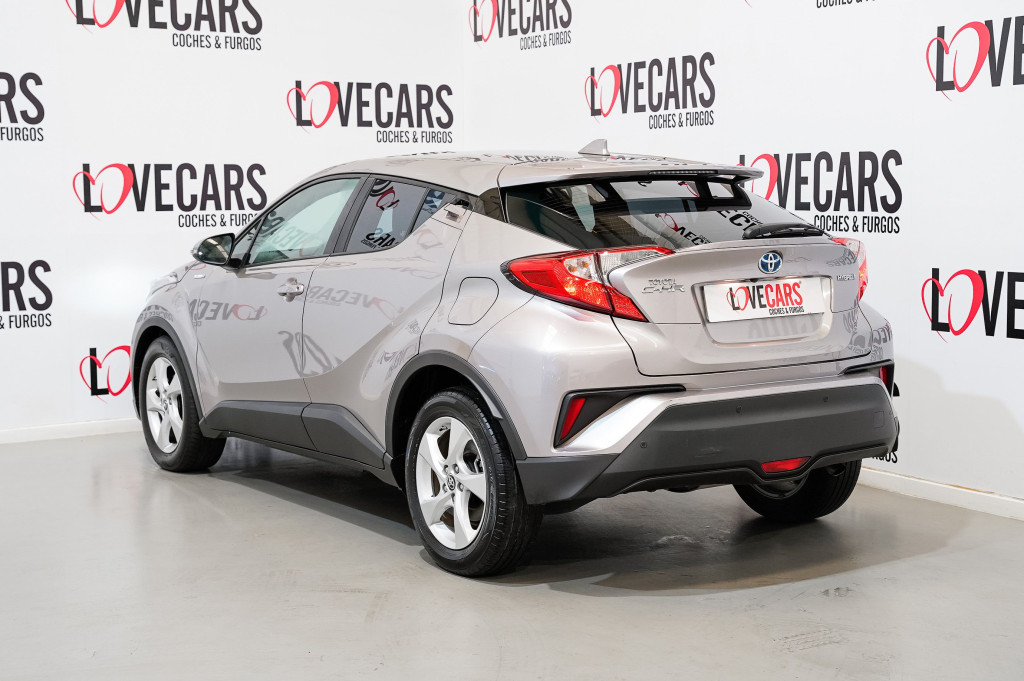 TOYOTA C-HR 1.8 HYBRIDE DYNAMIC 122 de segunda mano