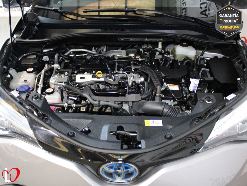 TOYOTA C-HR 2.0 HYBR. TEAM 184 de segunda mano