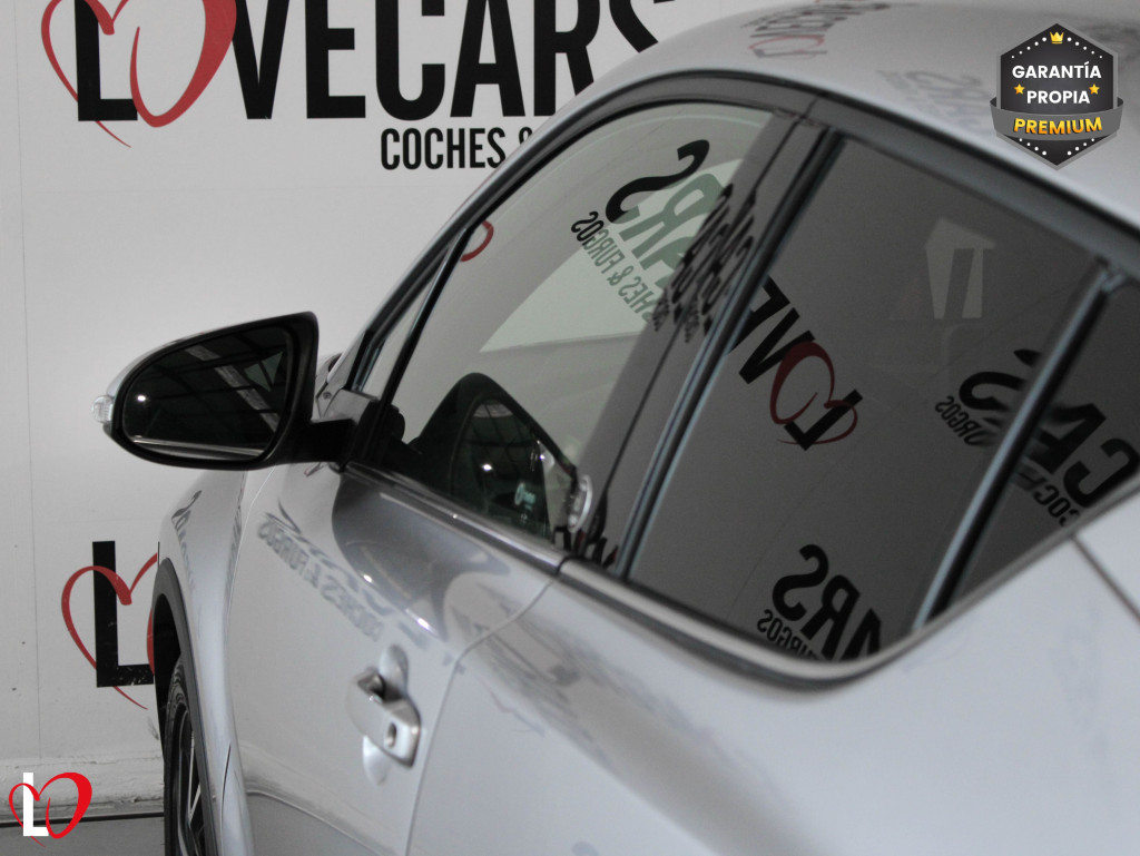 TOYOTA C-HR 2.0 HYBR. TEAM 184 de segunda mano
