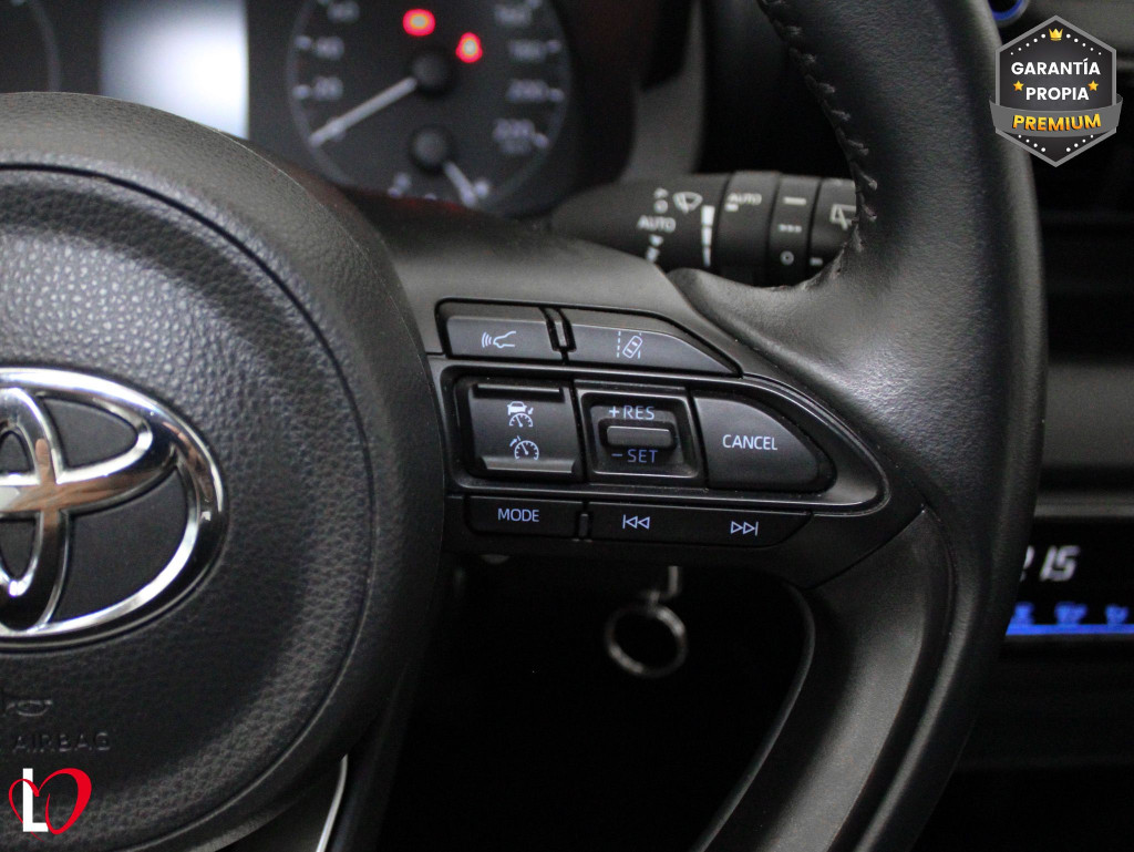 TOYOTA YARIS 1.5 HYBRID AUTO CORFORT  116 de segunda mano