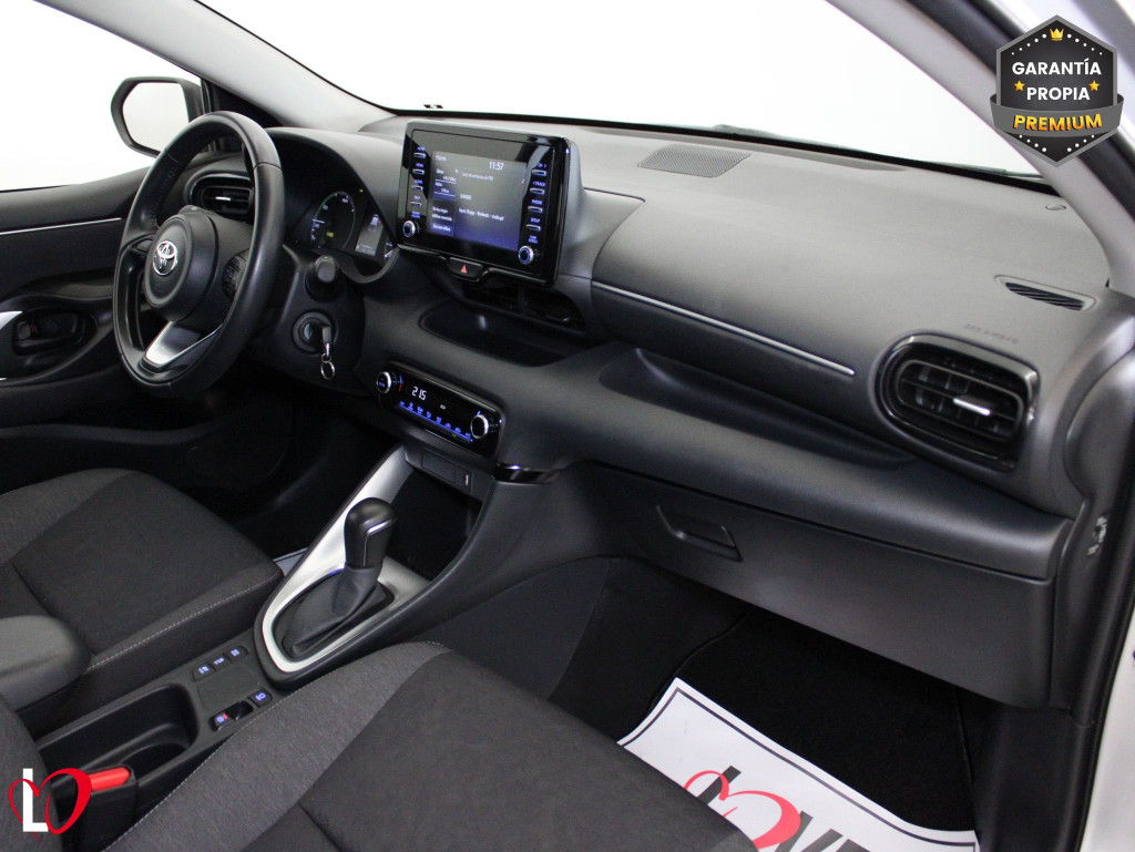 TOYOTA YARIS 1.5 HYBRID AUTO CORFORT  116 de segunda mano