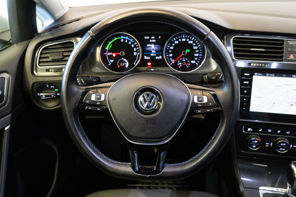 VOLKSWAGEN EGOLF ePOWER 100KW 136CV de segunda mano