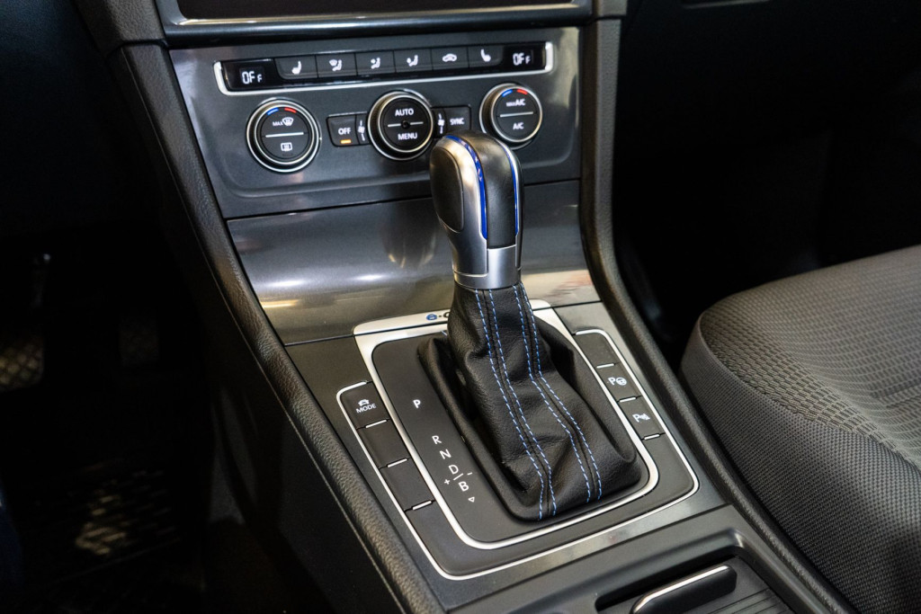 VOLKSWAGEN EGOLF ePOWER 100KW 136CV de segunda mano