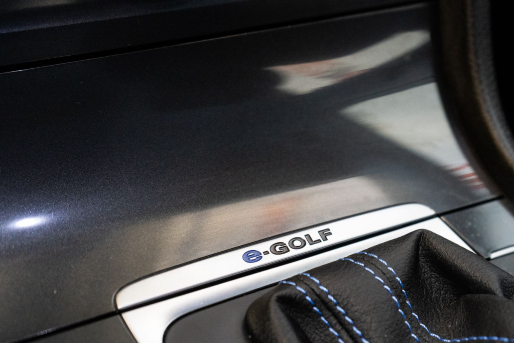 VOLKSWAGEN EGOLF ePOWER 100KW 136CV de segunda mano