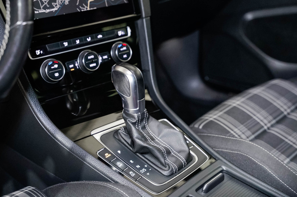 VOLKSWAGEN GOLF 2.0 TDI DSG-7 GTD 184 de segunda mano