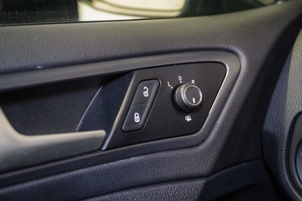 VOLKSWAGEN GOLF 2.0 TDI DSG COMFORTLINE 150 de segunda mano