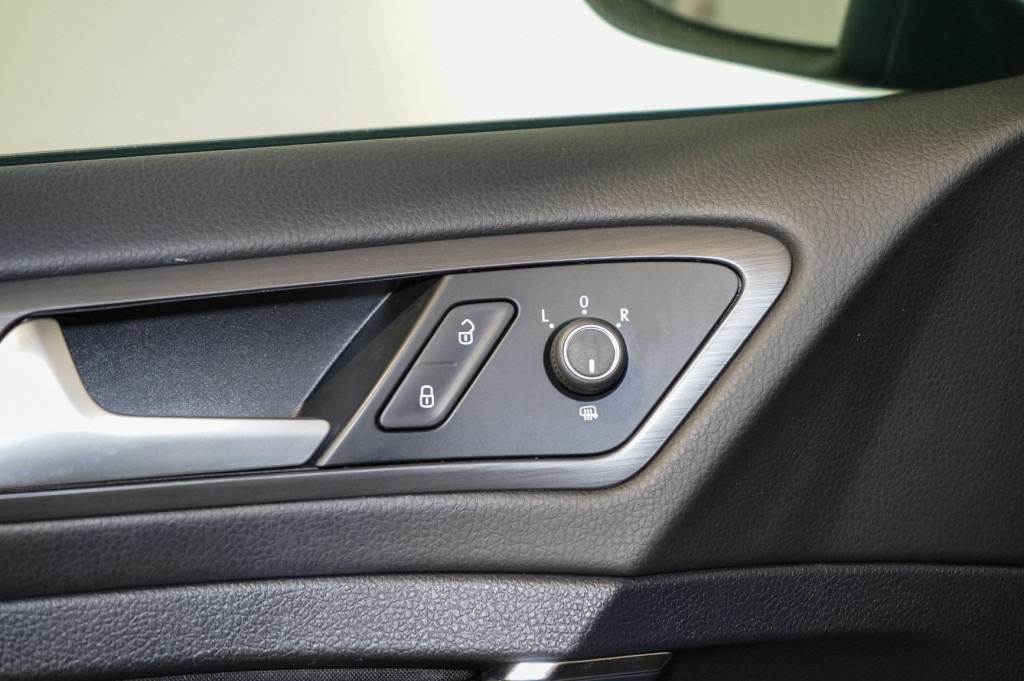 VOLKSWAGEN GOLF 2.0 TDI DSG COMFORTLINE 150 de segunda mano