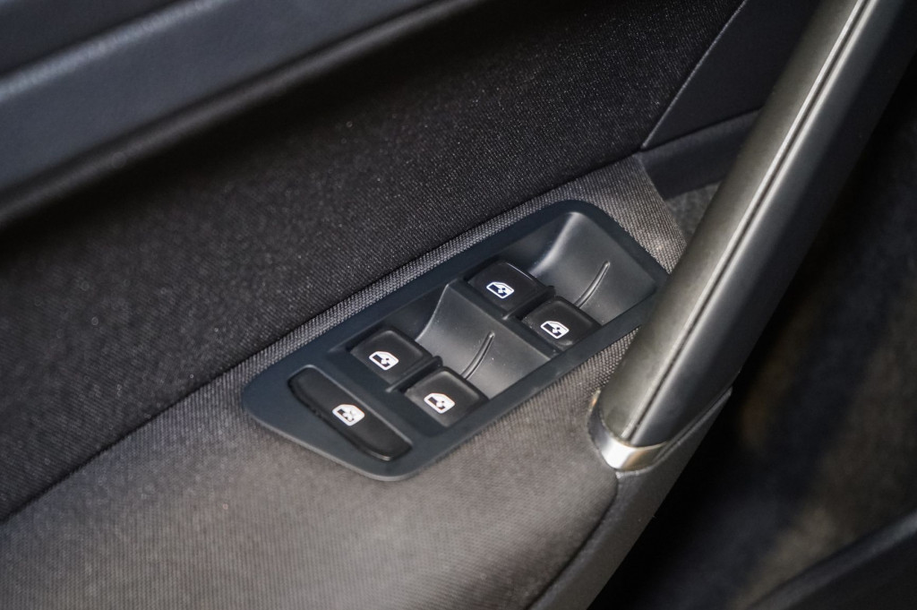 VOLKSWAGEN GOLF 2.0 TDI DSG COMFORTLINE 150 de segunda mano