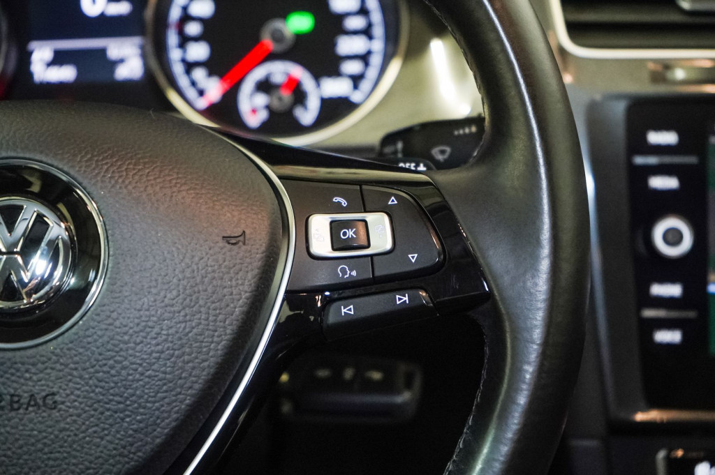 VOLKSWAGEN GOLF 2.0 TDI DSG COMFORTLINE 150 de segunda mano