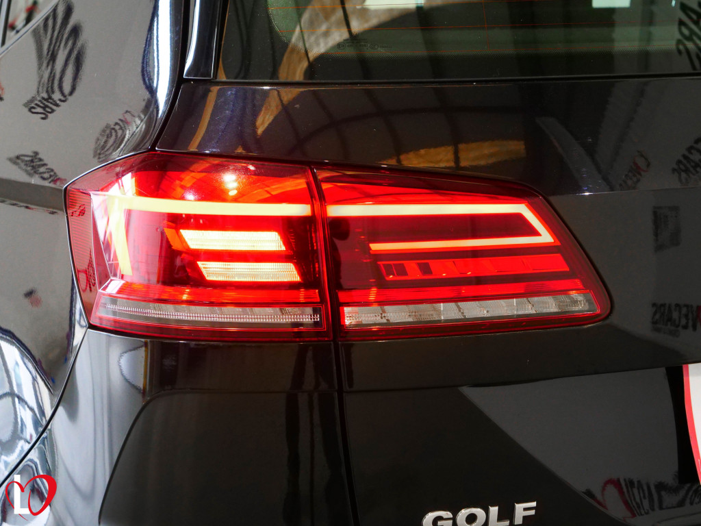 VOLKSWAGEN GOLF SPORTSVAN 1.6 TDI DSG-7 CONFORTLINE 115 de segunda mano