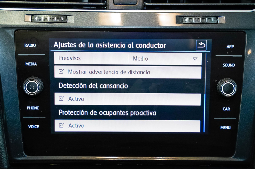 VOLKSWAGEN GOLF VARIANT 1.6 TDI ADVANCE 115 de segunda mano