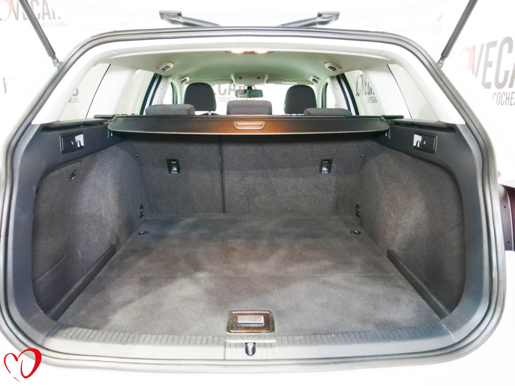 VOLKSWAGEN GOLF VARIANT 1.6 TDI VARIANT BUSINESS 115 de segunda mano