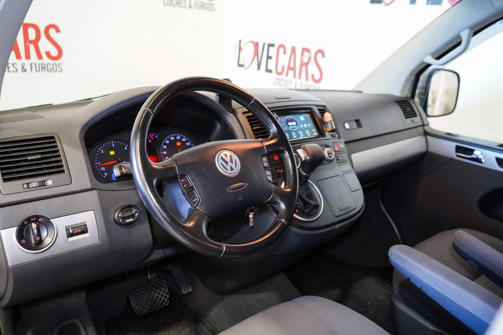 VOLKSWAGEN MULTIVAN 2.5 TDI 174 AUTOM. de segunda mano