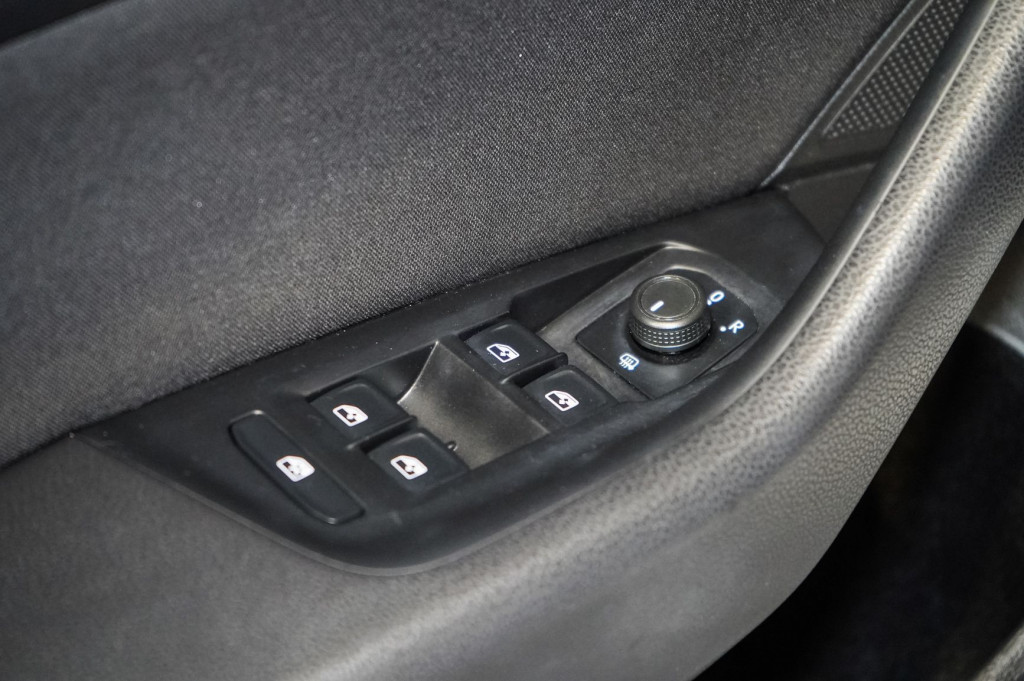 VOLKSWAGEN PASSAT 2.0 TDI ADVANCE 150 de segunda mano