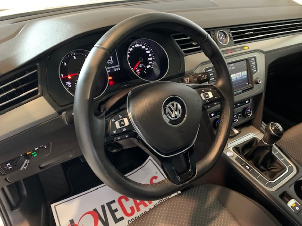 VOLKSWAGEN PASSAT 2.0 TDI BMT EDITION 150CV  de segunda mano