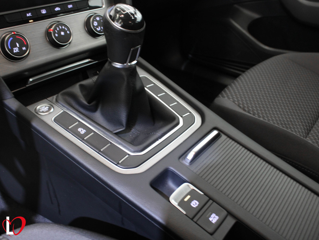 VOLKSWAGEN PASSAT 2.0 TDI EDITION 6 VEL 150 de segunda mano