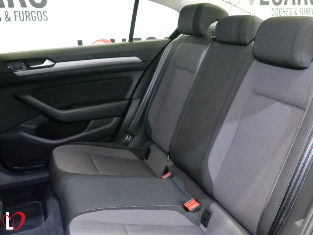 VOLKSWAGEN PASSAT 2.0 TDI EDITION 6 VEL 150 de segunda mano