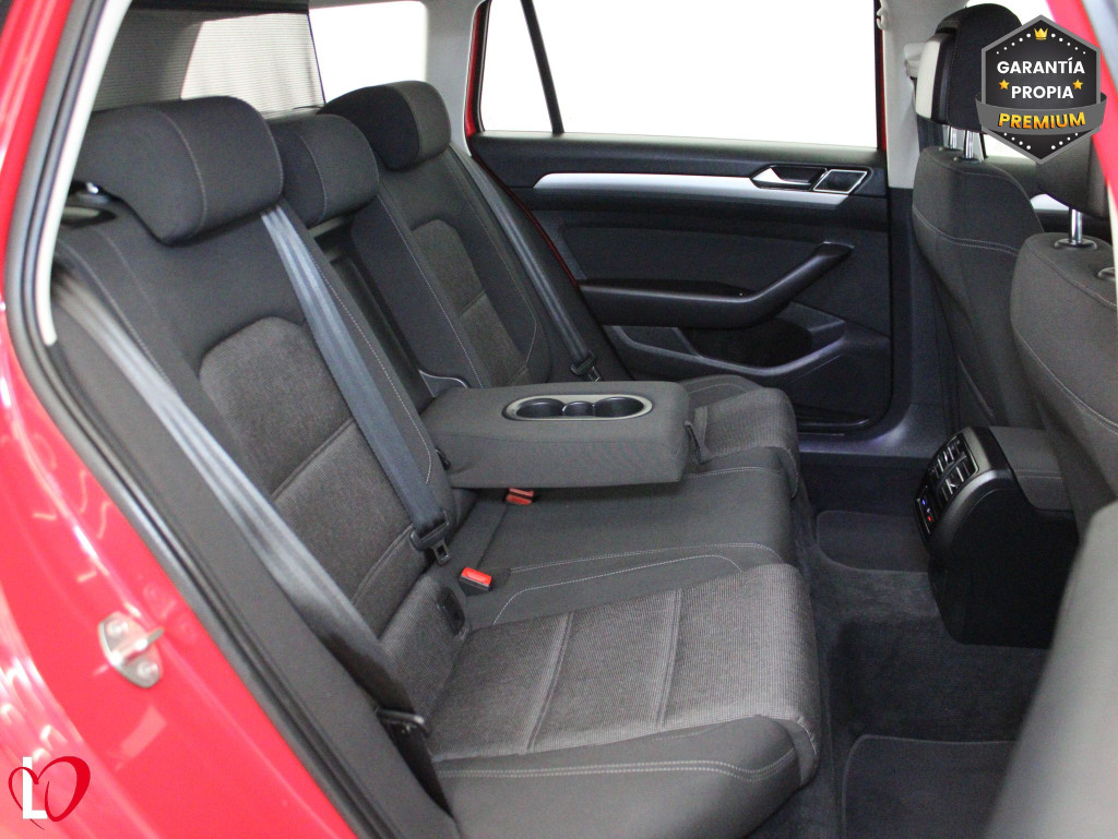 VOLKSWAGEN PASSAT VARIANT 2.0 TDI DSG-6 COMFORTLINE 150 de segunda mano