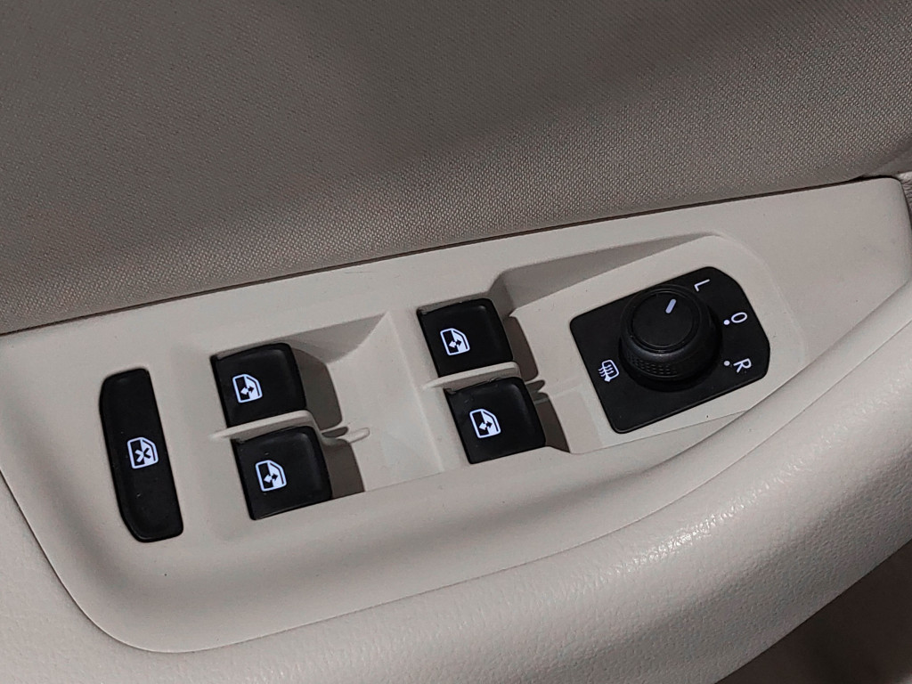 VOLKSWAGEN PASSAT VARIANT 2.0 TDI DSG ADVANCE 150 de segunda mano