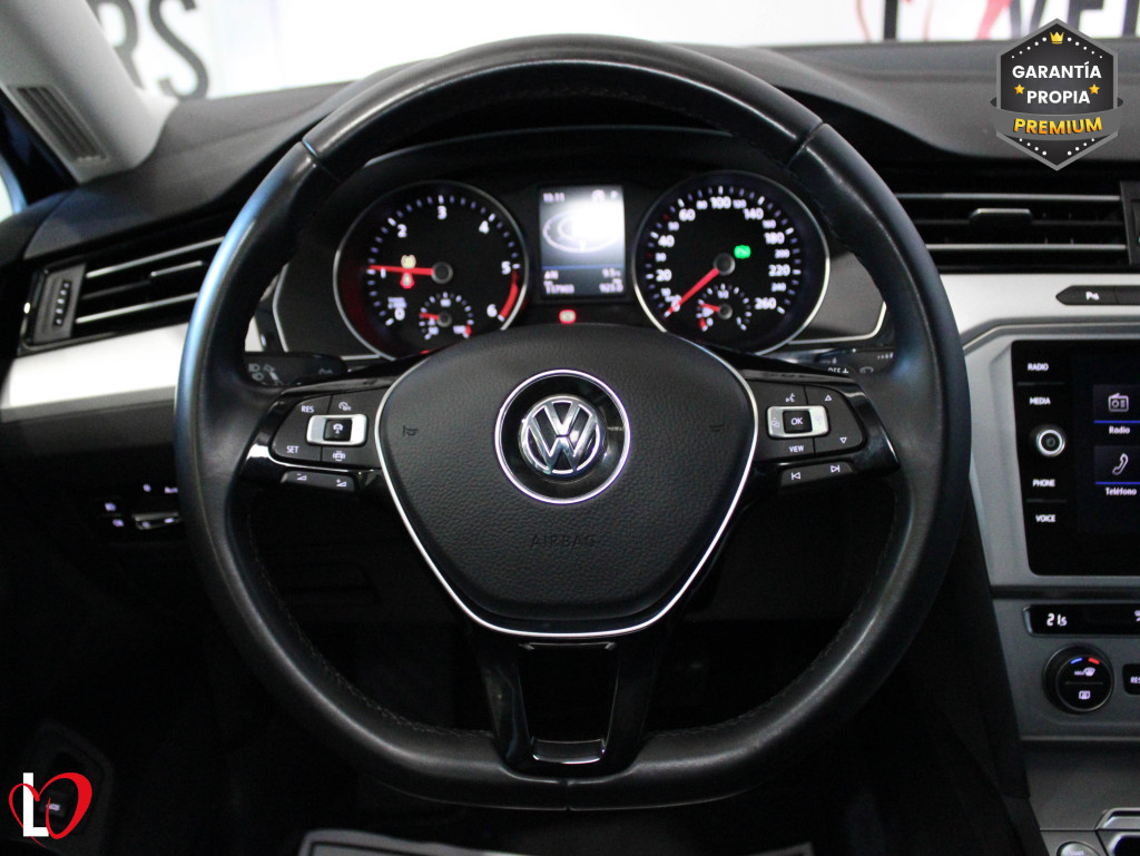 VOLKSWAGEN PASSAT VARIANT 2.0 TDI DSG ADVANCE 150 de segunda mano